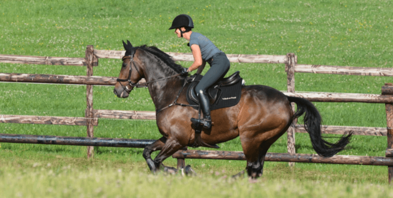 What is the scoring system in cross-country riding?